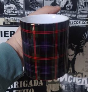 Estampado tartan taza rebajada