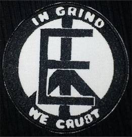 in grind we crust parche bordado