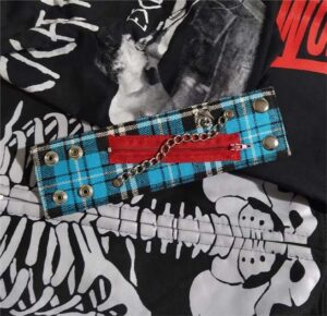 muñequera punk tartan azul