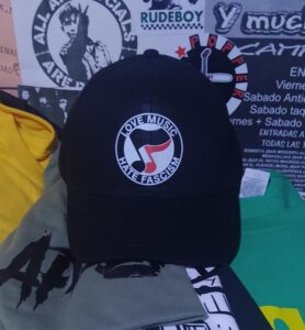 Love music hate fascism gorra